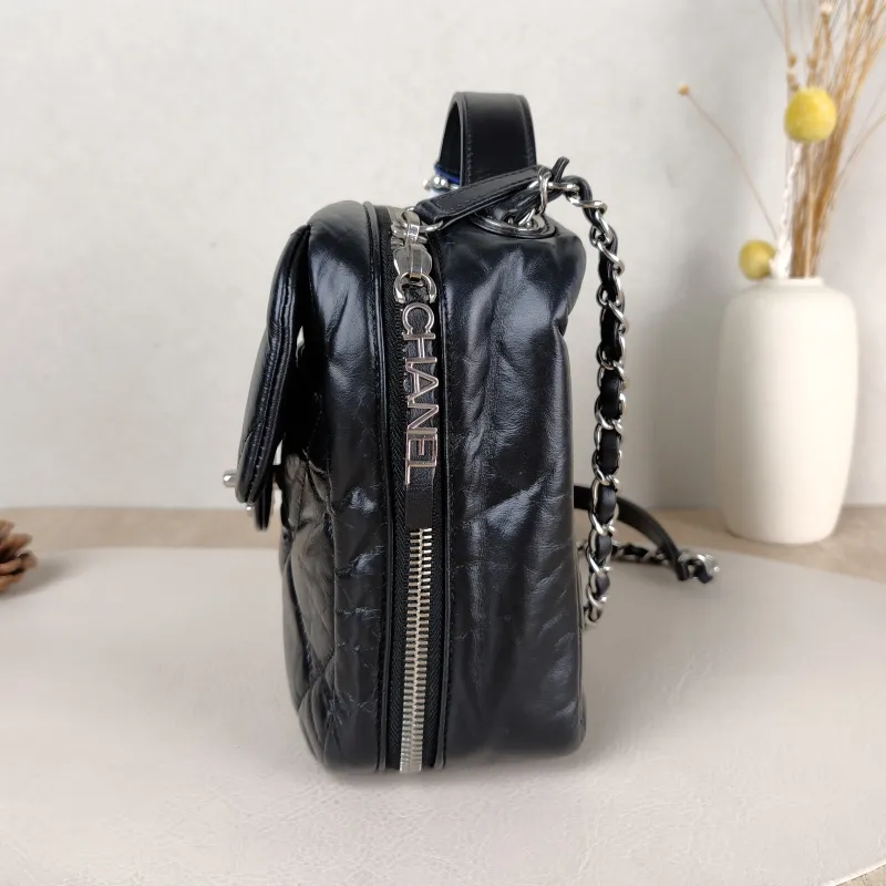 Chanel Crossbody Bag Crossbody Bag Black Waxed Leather One Size17 × 8 × 18 cm — detail view 8 of 17
