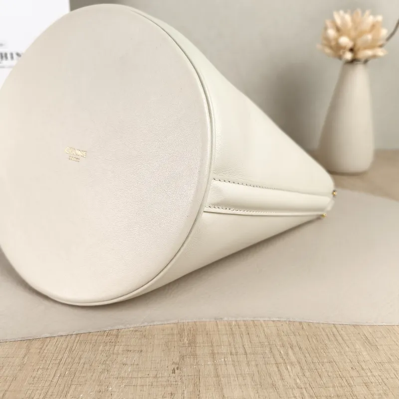 CELINE Crossbody Bag Bucket 16 Bucket Bag White Calfskin Small16 × 16 × 18 cm — detail view 7 of 9