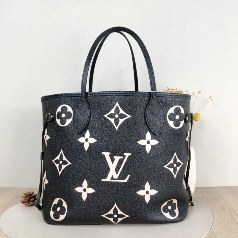 Louis Vuitton Shoulder Bag Neverfull Black · White Calfskin Medium 31 × 14 × 28 cm — cover view 2 of 5