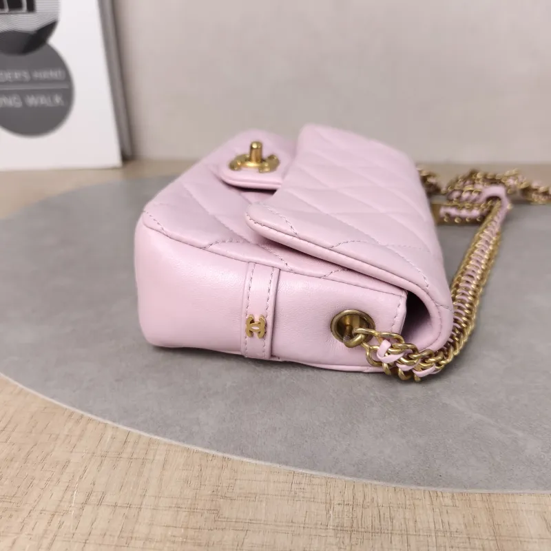 Chanel Crossbody Bag Woven Shoulder Strap Editioncf mini Pink Lambskin mini20 × 6 × 12 cm — detail view 7 of 14