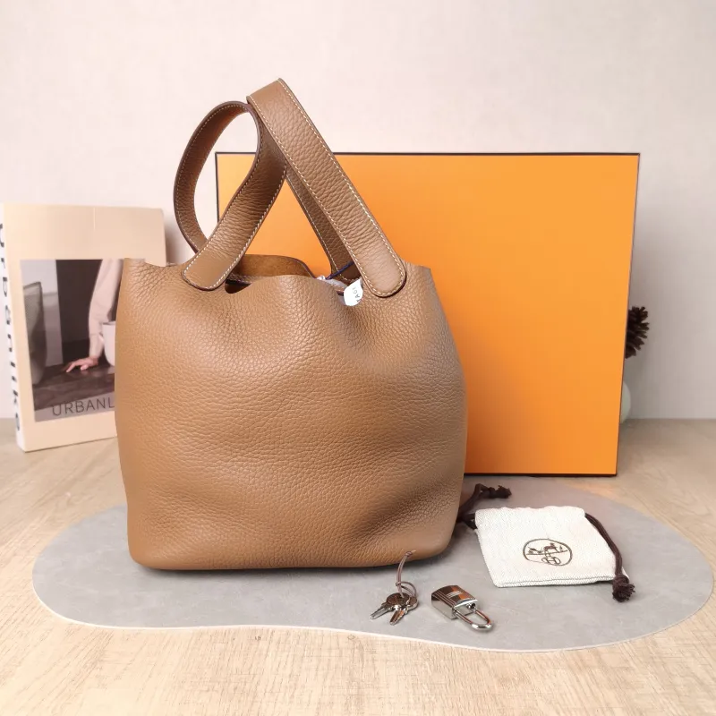 Hermès Top Handle Bag Picotin Lock 22 22 37 Brown TC Calfskin Medium 22 × 17 × 21 cm W — cover view 5 of 6