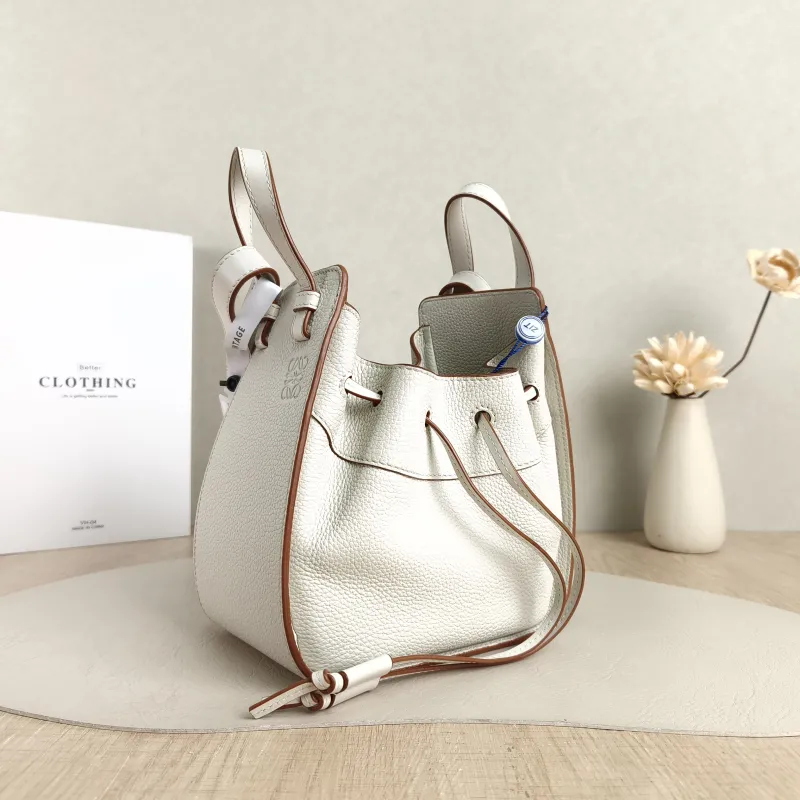 LOEWE Crossbody Bag Hammock White Calfskinmini17 × 11 × 19.5 cm — cover view 5 of 5