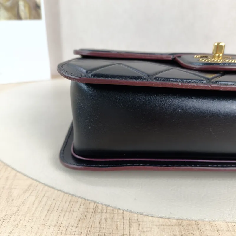 Chanel Crossbody Bag cf Crossbody Bag Black Calfskin One Size 25 × 7 × 16 cm 21 — detail view 2 of 13