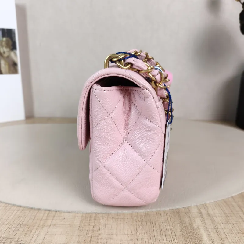 Chanel Crossbody Bag Pink Grained Calfskinmini18 × 6 × 13 cm — detail view 4 of 13