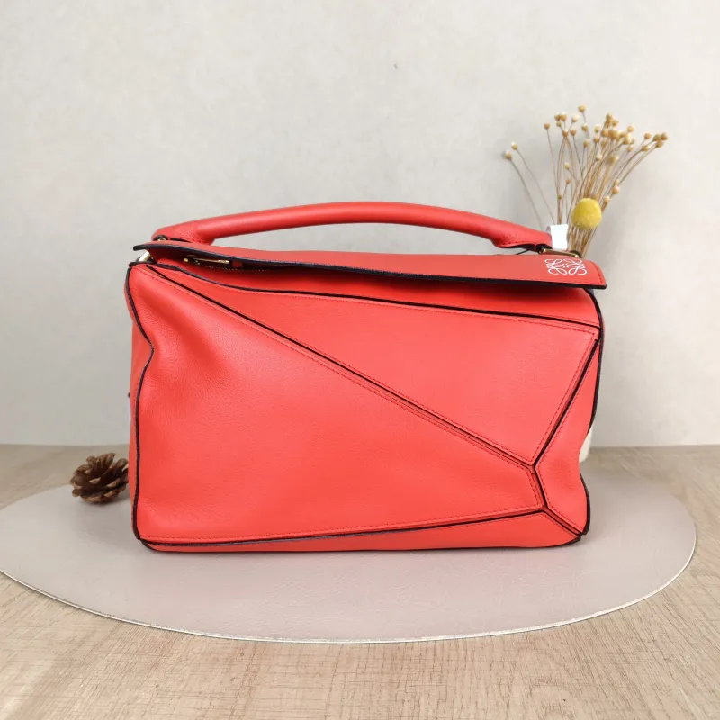 LOEWE Crossbody Bag Puzzle Red Calfskin Medium29 × 14 × 19.5 cm