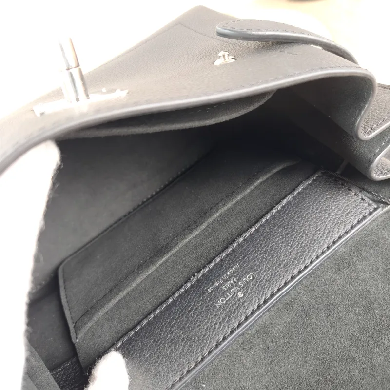 Louis Vuitton Crossbody Bag Lockme Ever Top Handle Bag Black Calfskin Mini 23 × 10 × 17 cm — detail view 12 of 12