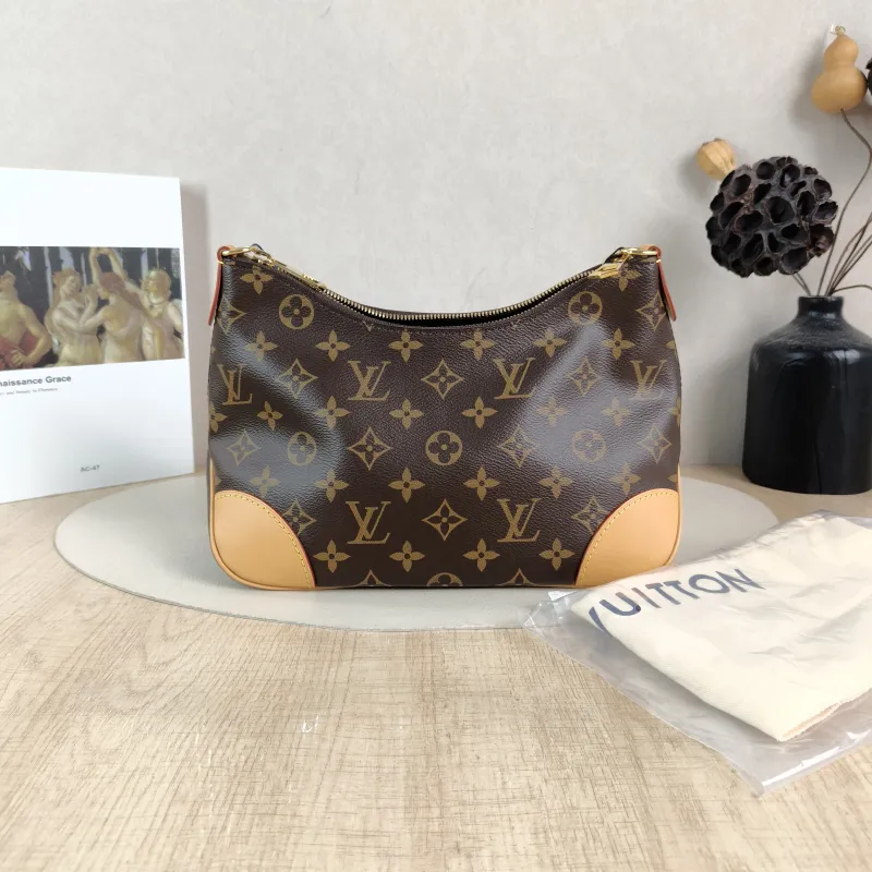 Louis Vuitton Crossbody Bag Boulogne PVC Small26 × 9.5 × 16 cm — cover view 3 of 6