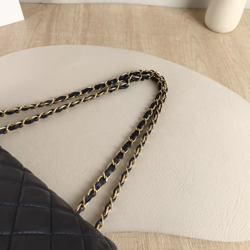 Chanel Crossbody Bag cf Crossbody Bag Navy Lambskin One Size 28 × 6 × 19 cm 18 — detail view 4 of 14