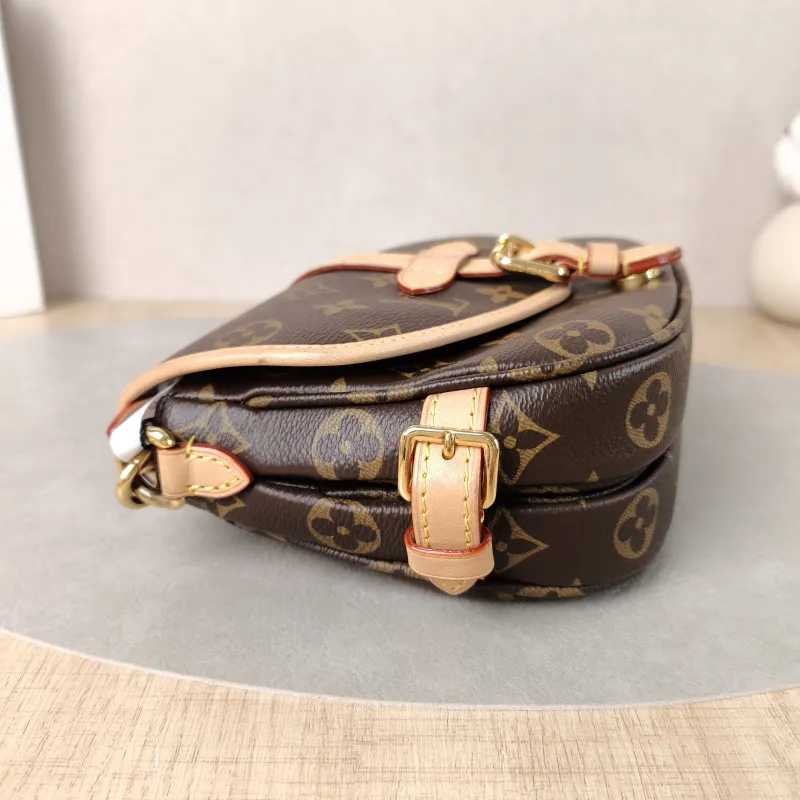 Louis Vuitton Crossbody Bag Saumur BB BB Monogram PVC BB 20 × 8 × 16 cm — detail view 8 of 11