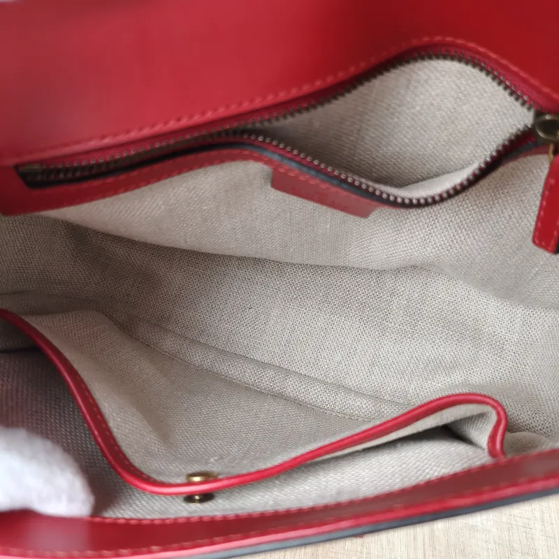 GUCCI Crossbody Bag Crossbody Bag Red Calfskin 23.5 × 7 × 18 cm — detail view 8 of 15