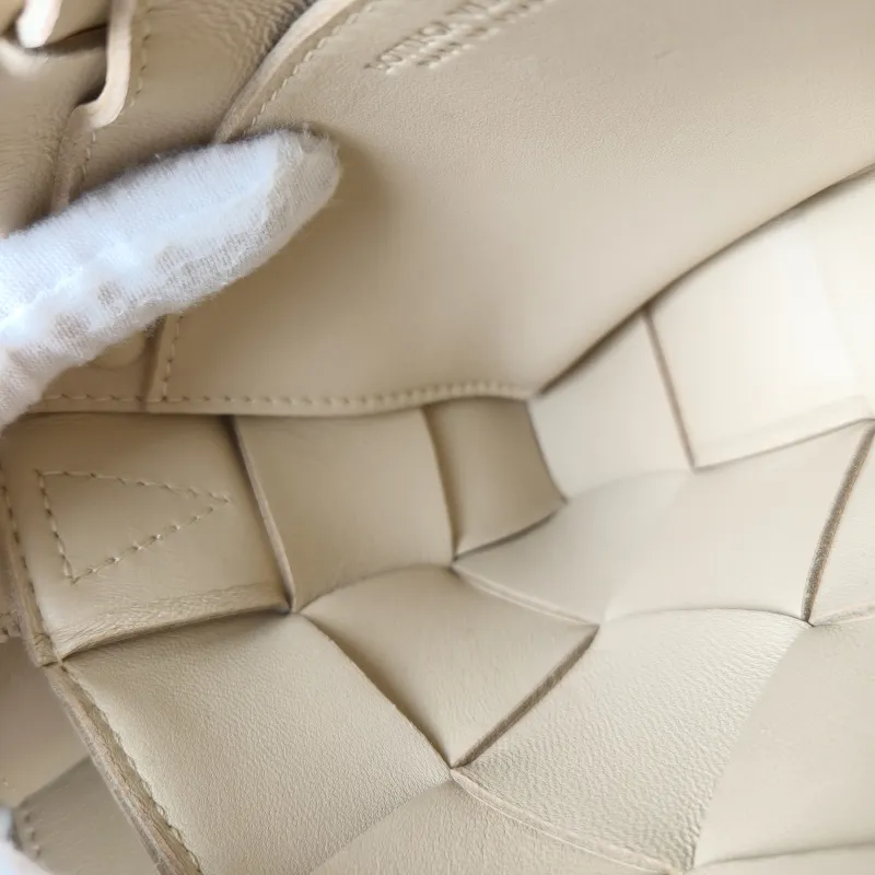 Bottega Veneta Crossbody Bag Cassette Woven Lambskin Medium 20 × 5 × 12 cm — detail view 12 of 14