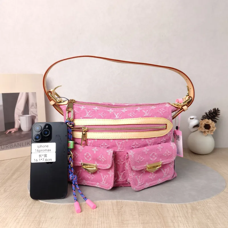 Louis Vuitton Shoulder Bag Baggy hobo Shoulder Bag Pink One Size 30 × 13 × 22 cm — cover view 5 of 5