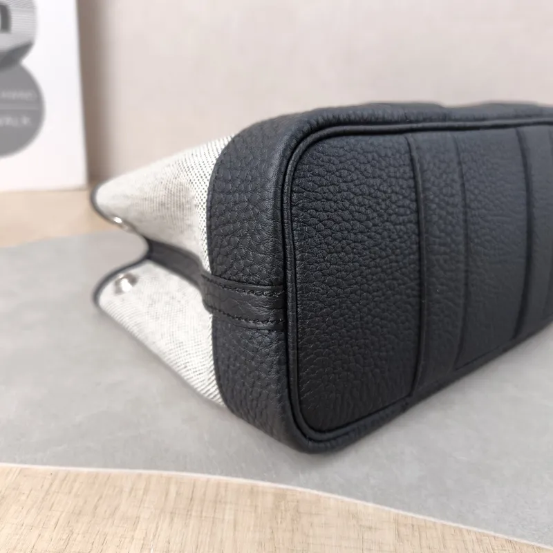 Hermès Top Handle Bag Neo Garden 23 Mini Black · Beige Canvas · Negonda Calfskin Mini 23 × 10 × 16 cm G — detail view 6 of 11