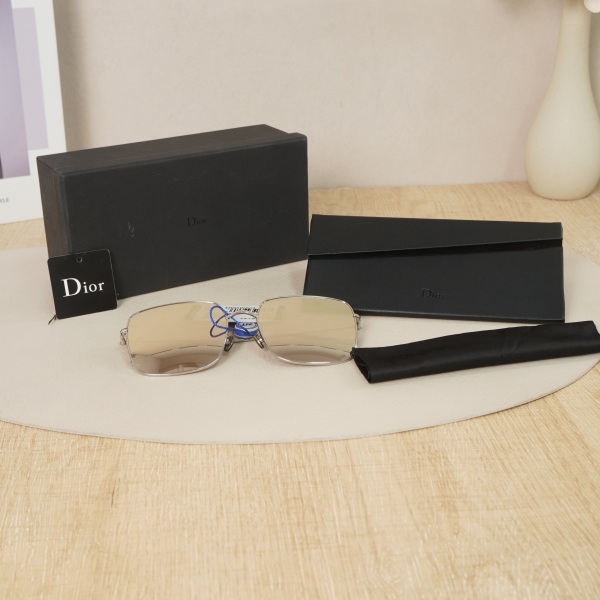 DIOR Box