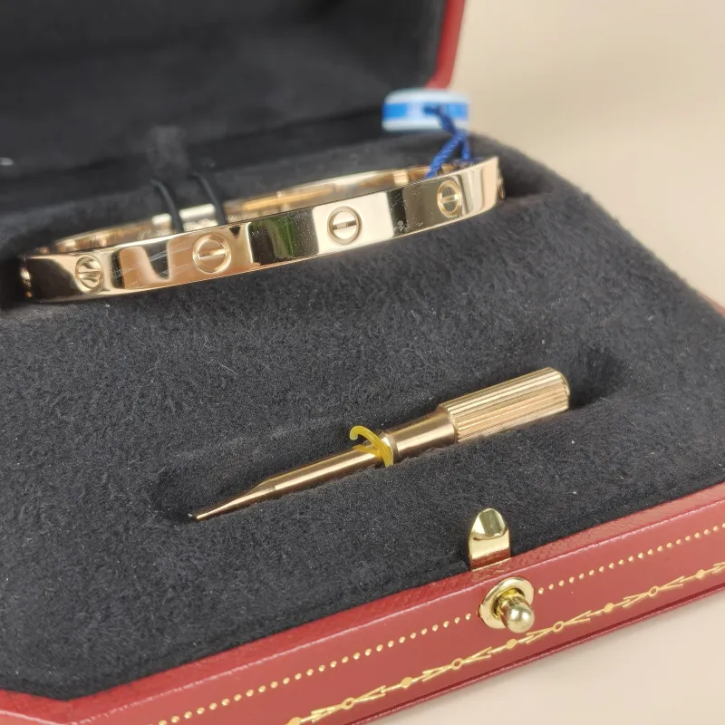 CARTIER Bangle Love Collection Bangle Rose Gold 18KR ose Gold Edition 19 — cover view 2 of 9