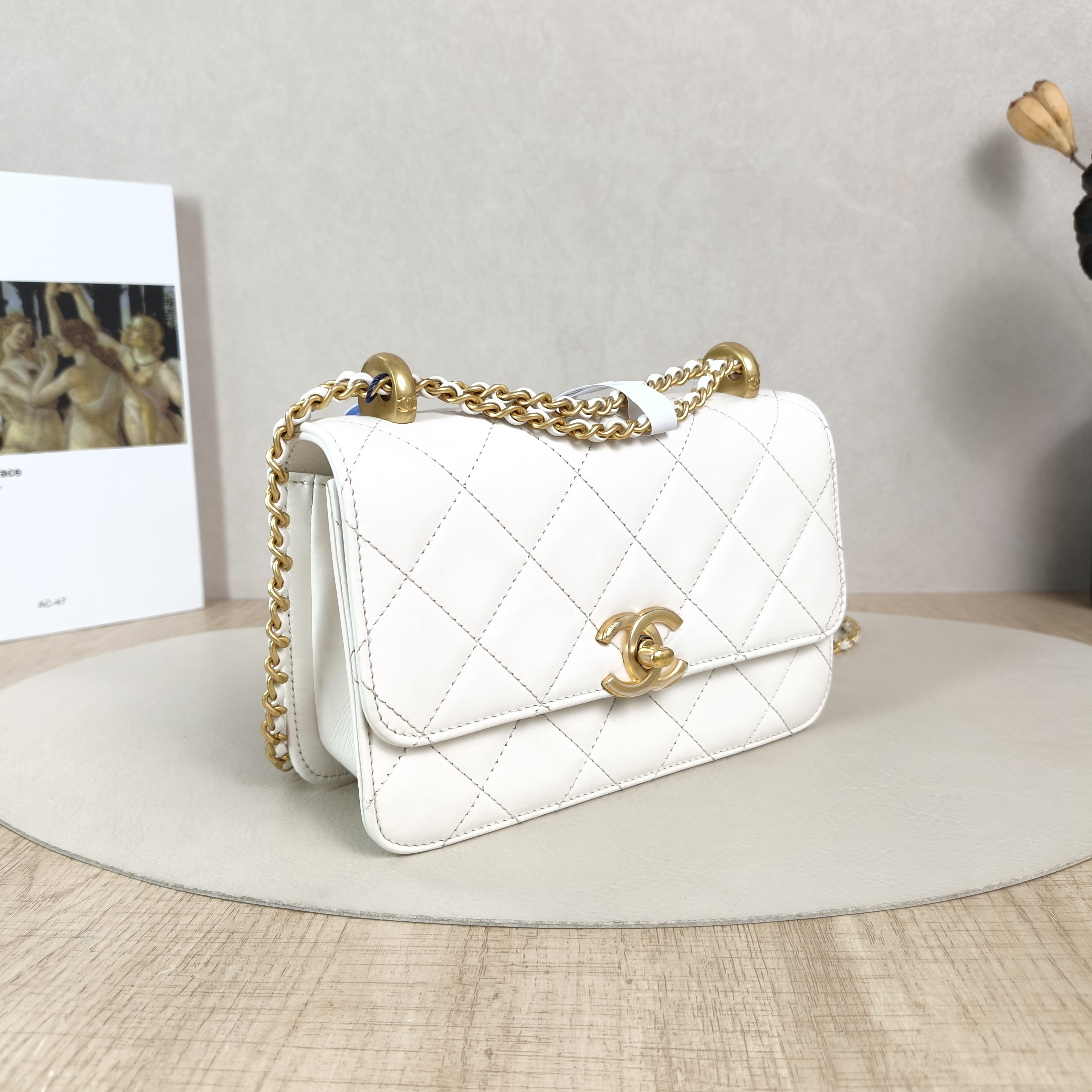 Chanel Crossbody Bag White Calfskin Small19 × 8 × 12 cm — cover view 3 of 5