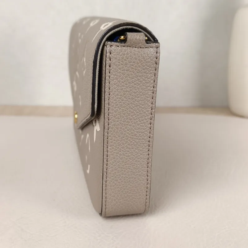 Louis Vuitton Crossbody Bag Pochette Félicie · White Calfskin Small 21 × 3 × 12 cm — detail view 1 of 15