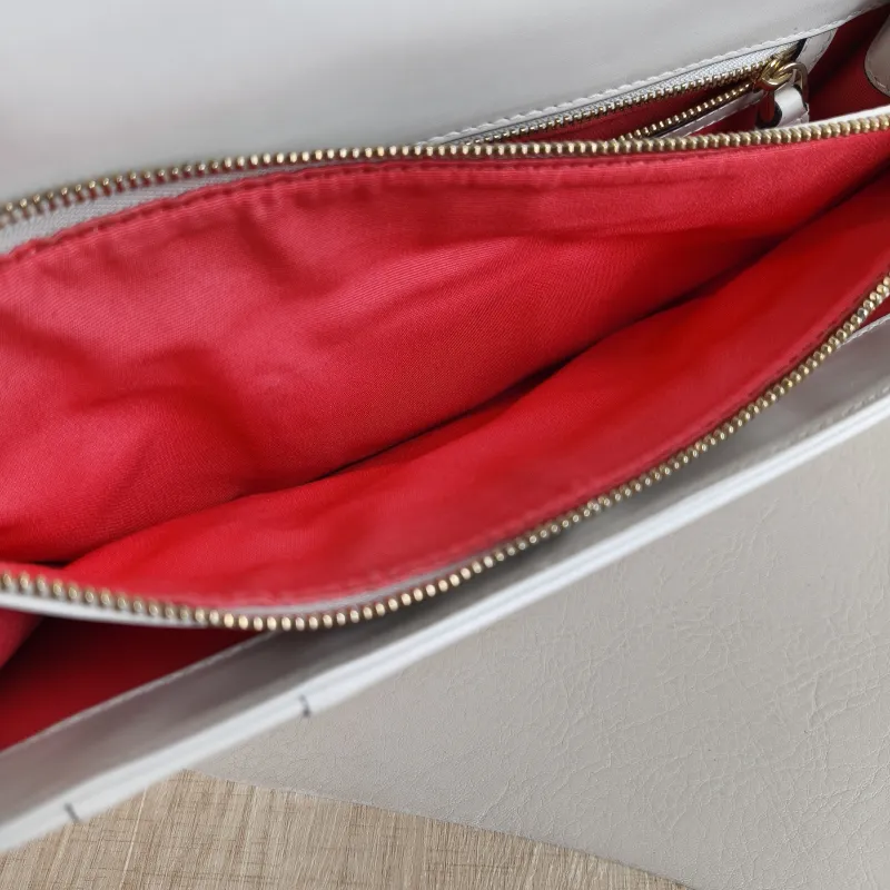 Bvlgari Shoulder Bag Serpenti Forever Collection Crossbody Bag White Calfskin 27.5 × 7.5 × 19 cm — detail view 7 of 12
