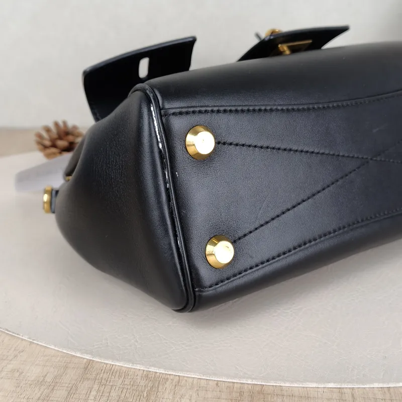 BALENCIAGA Crossbody Bag Bel air Black Calfskinmini23.5 × 8 × 17 cm — detail view 1 of 11