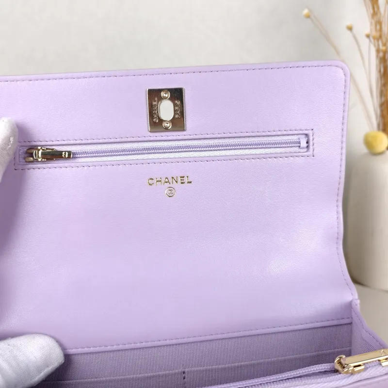 Chanel Crossbody Bag woc Lambskin One Size19 × 4 × 12.5 cm — detail view 4 of 14