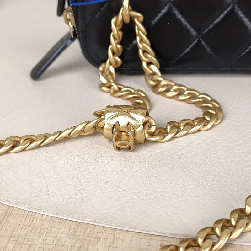 Chanel Crossbody Bag Edition Black Lambskin One Size 17 × 8 × 9.5 cm Conditioned — detail view 11 of 14