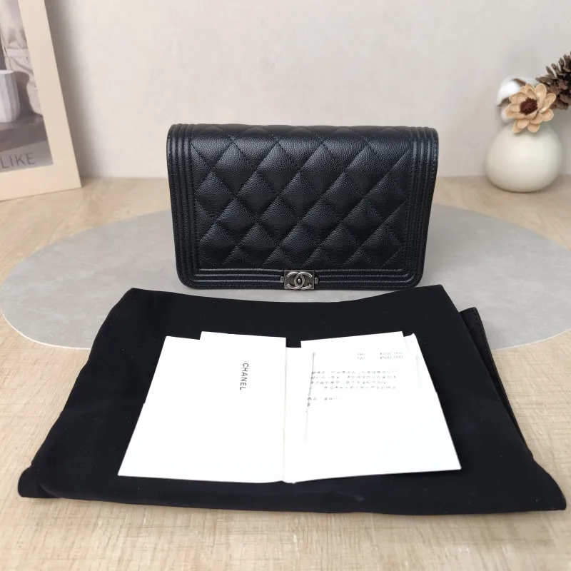 Chanel Crossbody Bag Le Boy WOC Black Grained Calfskin Mini 19.2 × 3.5 × 12.3 cm — cover view 4 of 6
