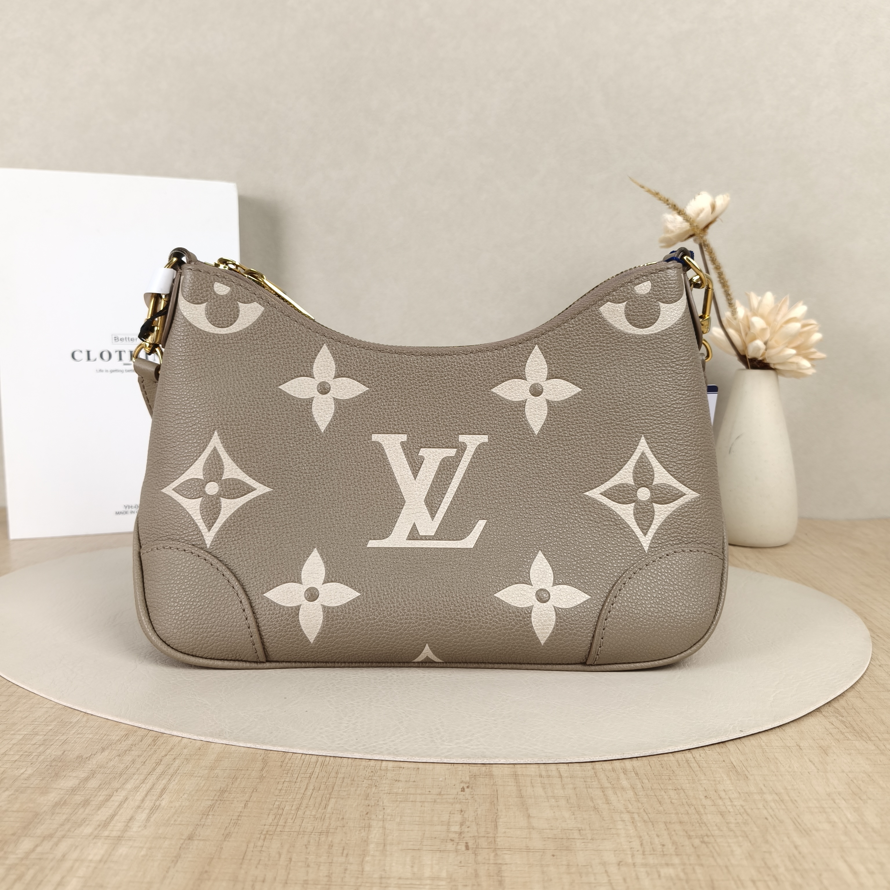 Louis Vuitton Crossbody Bag Boulogne Monogram Empreinte Embossed Calfskin Small26 × 9.5 × 16 cm — cover view 4 of 8