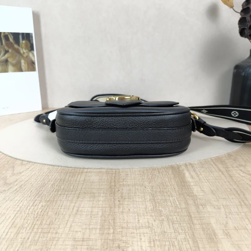 Louis Vuitton Crossbody Bag Pont 9 Soft Messenger Bag Black Calfskin Small21 × 6.5 × 15 cm — cover view 6 of 6