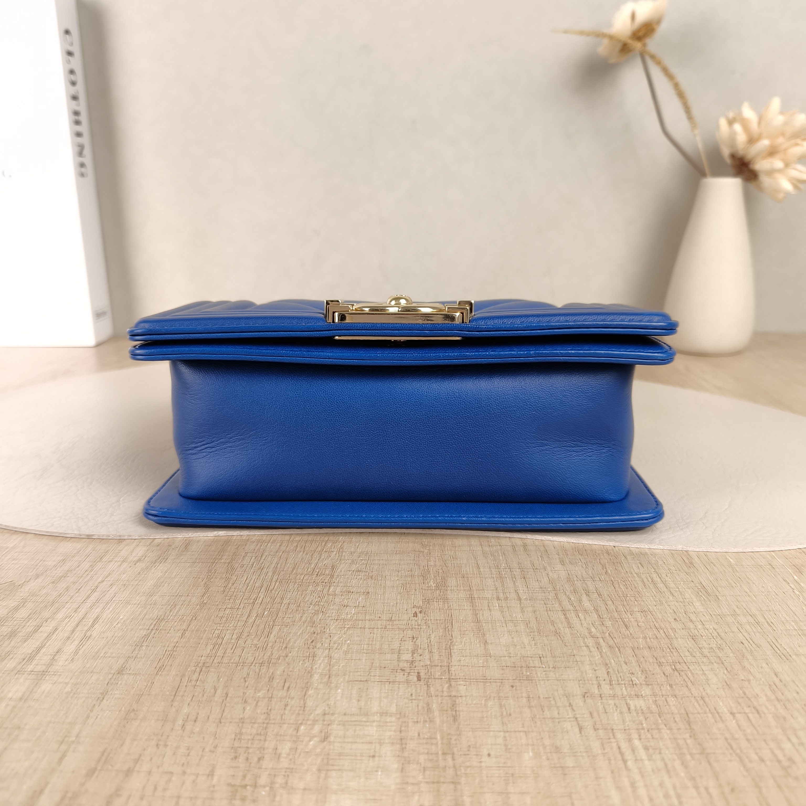 Chanel Crossbody Bag Le BoyBlue V Calfskin Small20.5 × 8.5 × 12 cm — cover view 5 of 5