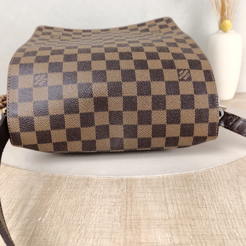 Louis Vuitton Shoulder Bag Messenger Bag Damier Ebene PVC 30 × 3 × 33 cm — detail view 6 of 9