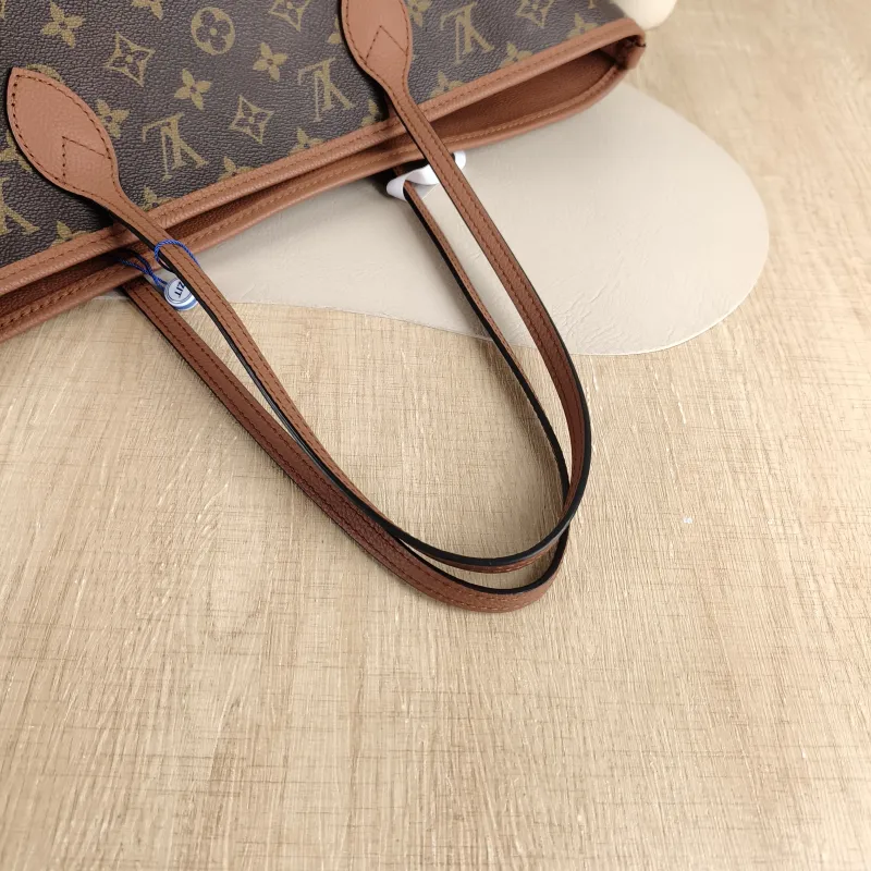 Louis Vuitton Shoulder Bag NEVERFULL INSIDE OUT PVC · Calfskin Medium 31 × 14 × 28 cm — detail view 4 of 9