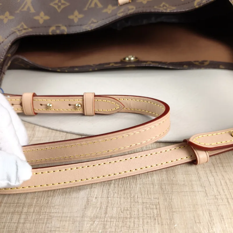 Louis Vuitton Top Handle Bag ATLANTIS Monogram PVC Large 34 × 13.5 × 34 cm — detail view 12 of 15