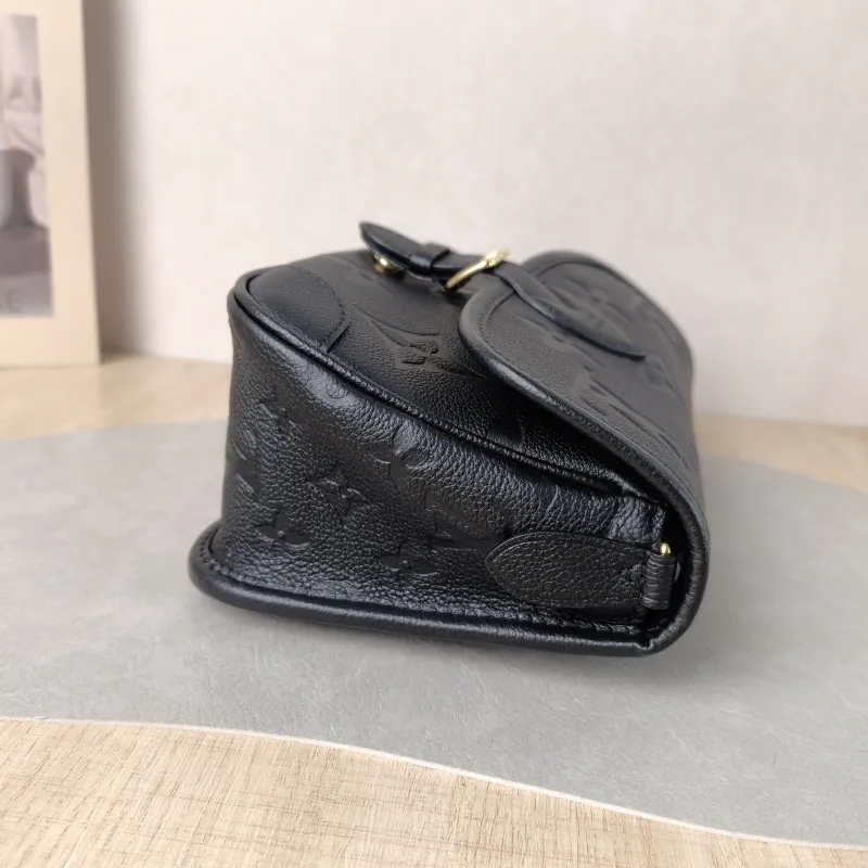 Louis Vuitton Crossbody Bag Diane Baguette Bag Black Monogram Empreinte Embossed Calfskin Small 24 × 9 × 15 cm — detail view 4 of 13
