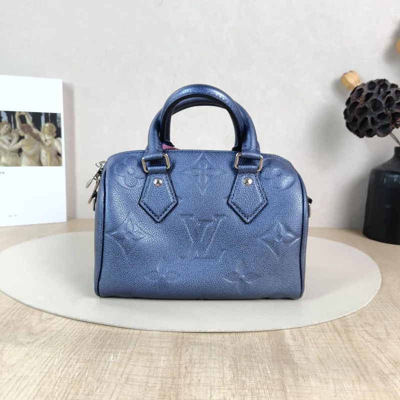 Louis Vuitton Crossbody Bag Speedy20 Calfskin One Size 20.5 × 12 × 13.5 cm