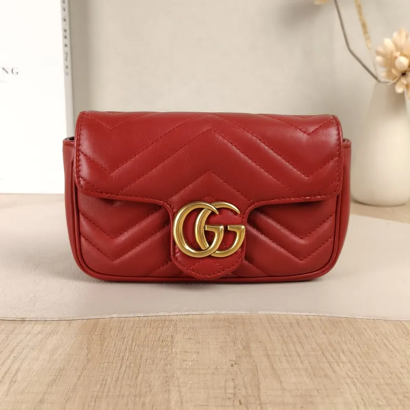 GUCCI Crossbody Bag GG Marmont Mini Marmont Mini Red Calfskinmini16.5 × 4.5 × 9.5 cm