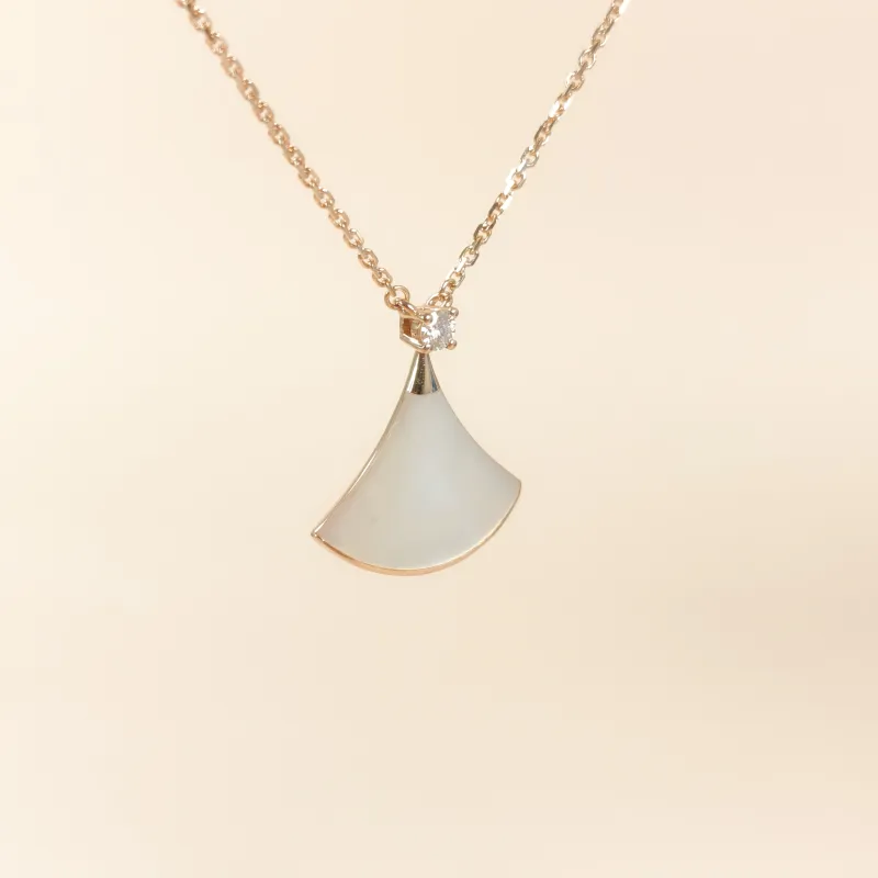 Bvlgari Necklace DIVAS’ DREAM Collection Pearl White Mother-of-Pearl 18KR ose Gold Diamond Medium 43cm — cover view 5 of 9