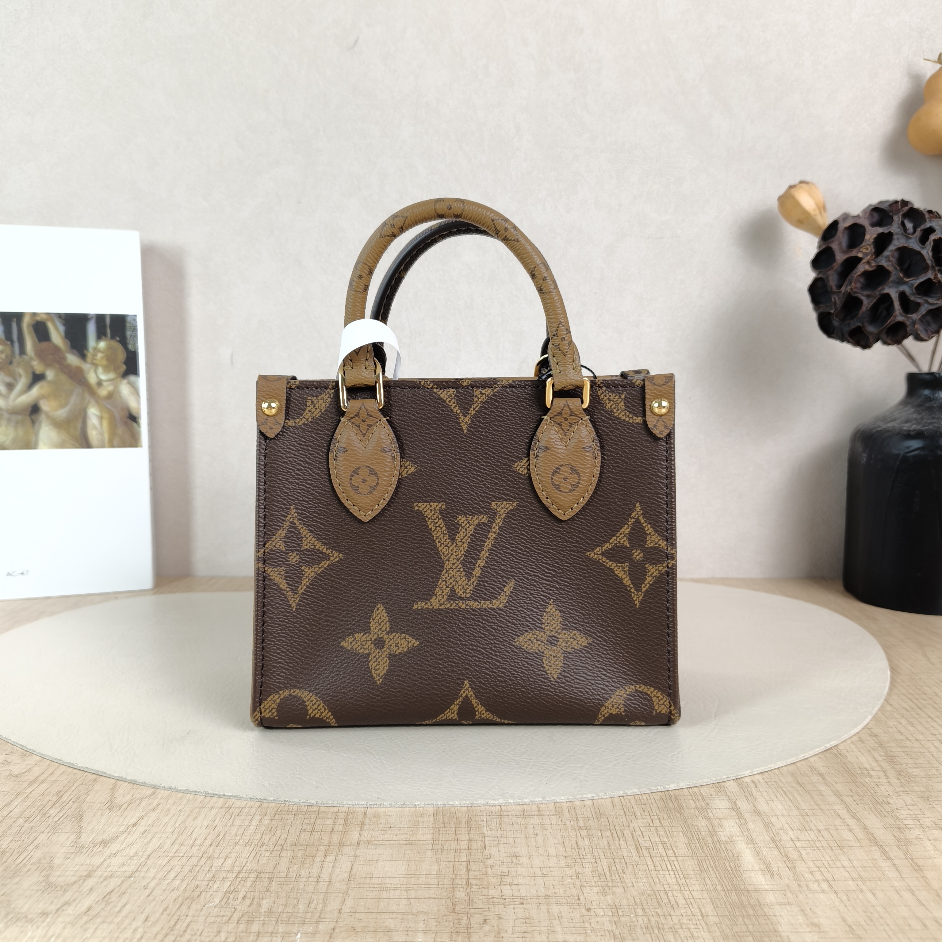 Louis Vuitton Crossbody Bag Onthego BB Monogram PVCBB18 × 8.5 × 15 cm