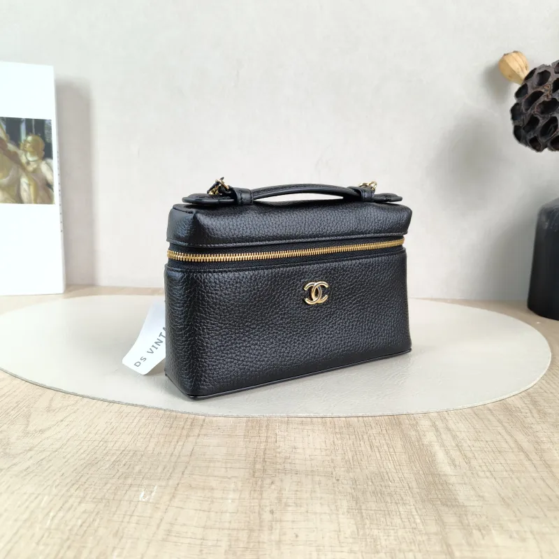 Chanel Crossbody Bag lp Box Bag Top Handle Crossbody Bag Black Calfskin One Size 19.5 × 5 × 17 cm — cover view 2 of 6