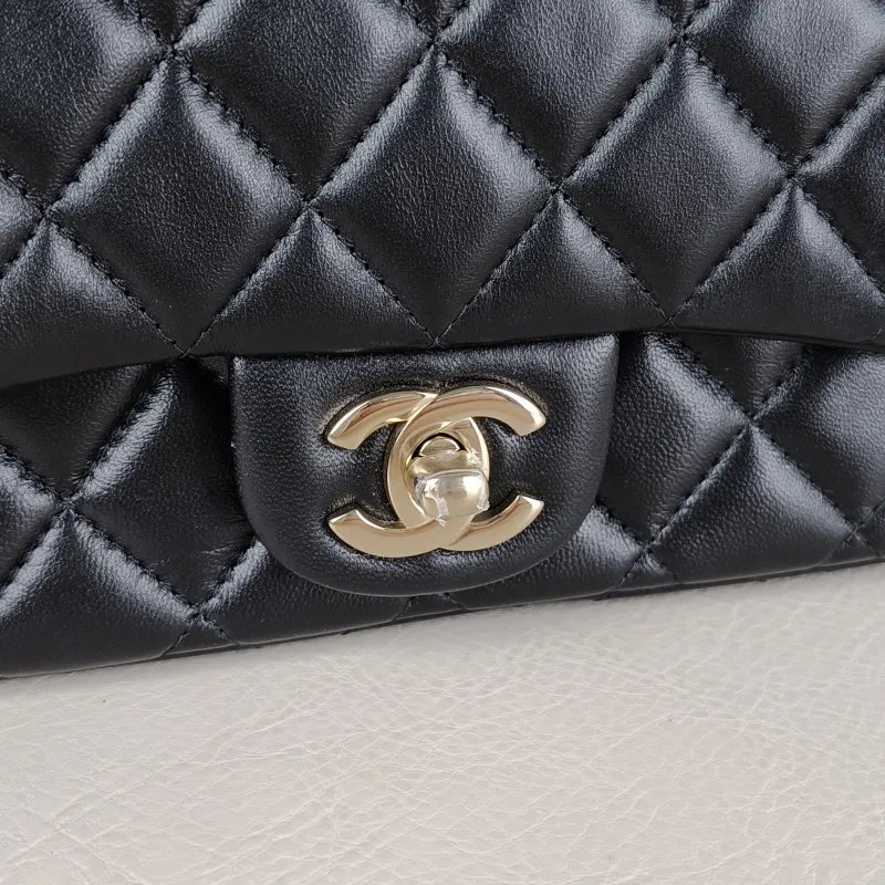 Chanel Crossbody Bagcf mini Crossbody Bag Black Lambskinmini18 × 5 × 11 cm — detail view 13 of 13