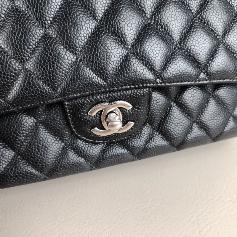 Chanel Crossbody Bag Classic Flap CF Black Grained Calfskin Medium 25.5 × 6.5 × 15.5 cm 23 — detail view 11 of 14