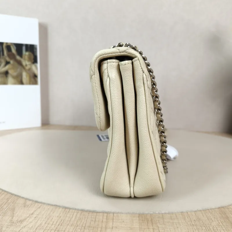 Chanel Crossbody Bagcf Collection Crossbody Bag White Calfskin One Size19 × 7 × 16 cm — detail view 1 of 16