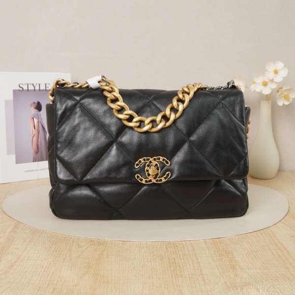 Chanel 19bag Medium Black with Gold-Tone Hardware Lambskin Microchip Edition · 30 × 10 × 20 cm