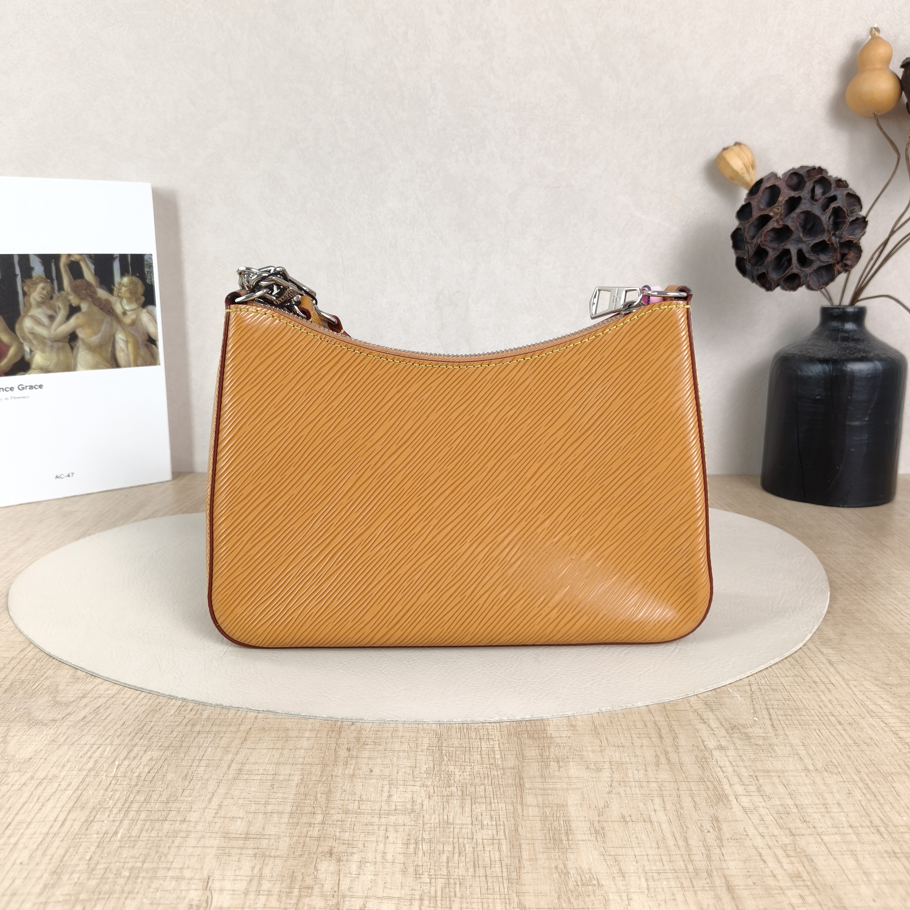Louis Vuitton Crossbody Bag MARELLE Epi Embossed Calfskin Small25 × 8 × 15 cm — cover view 2 of 5