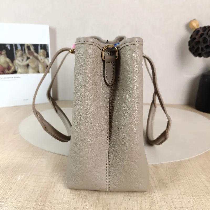 Louis Vuitton Shoulder Bag Babylone Tote Tote Bag Calfskin Small 31 × 13 × 21.5 cm — detail view 10 of 11