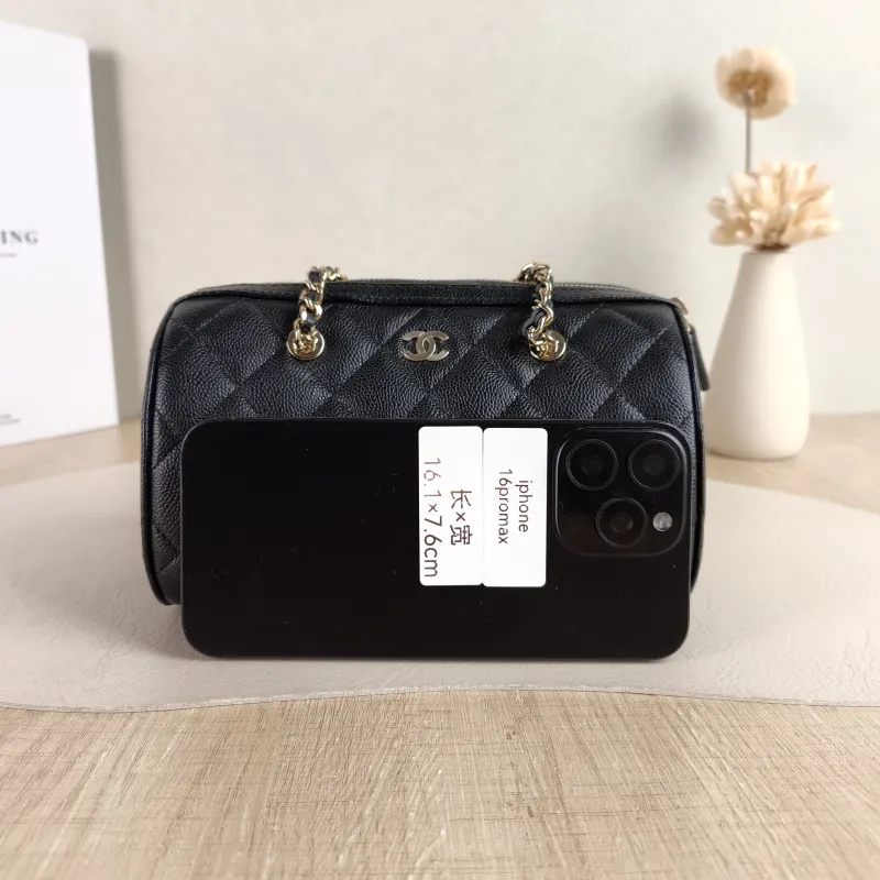 Chanel Crossbody Bag Crossbody Bag Black Grained Calfskin One Size 18.5 × 11 × 11.5 cm — cover view 4 of 6