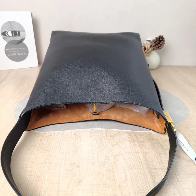 Louis Vuitton Shoulder Bag Low Key Hobo Shoulder Bag Black Calfskin Medium 31 × 18 × 35 cm — detail view 3 of 15