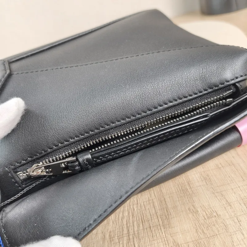 LOEWE Crossbody Bag Puzzle Black CC alfskinmini18 × 8 × 12.5 cm — detail view 9 of 11
