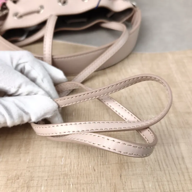 FENDI Crossbody Bag Mon Tresor Bucket Bag Pink Calfskin Mini 12 × 10 × 18 cm — detail view 1 of 11