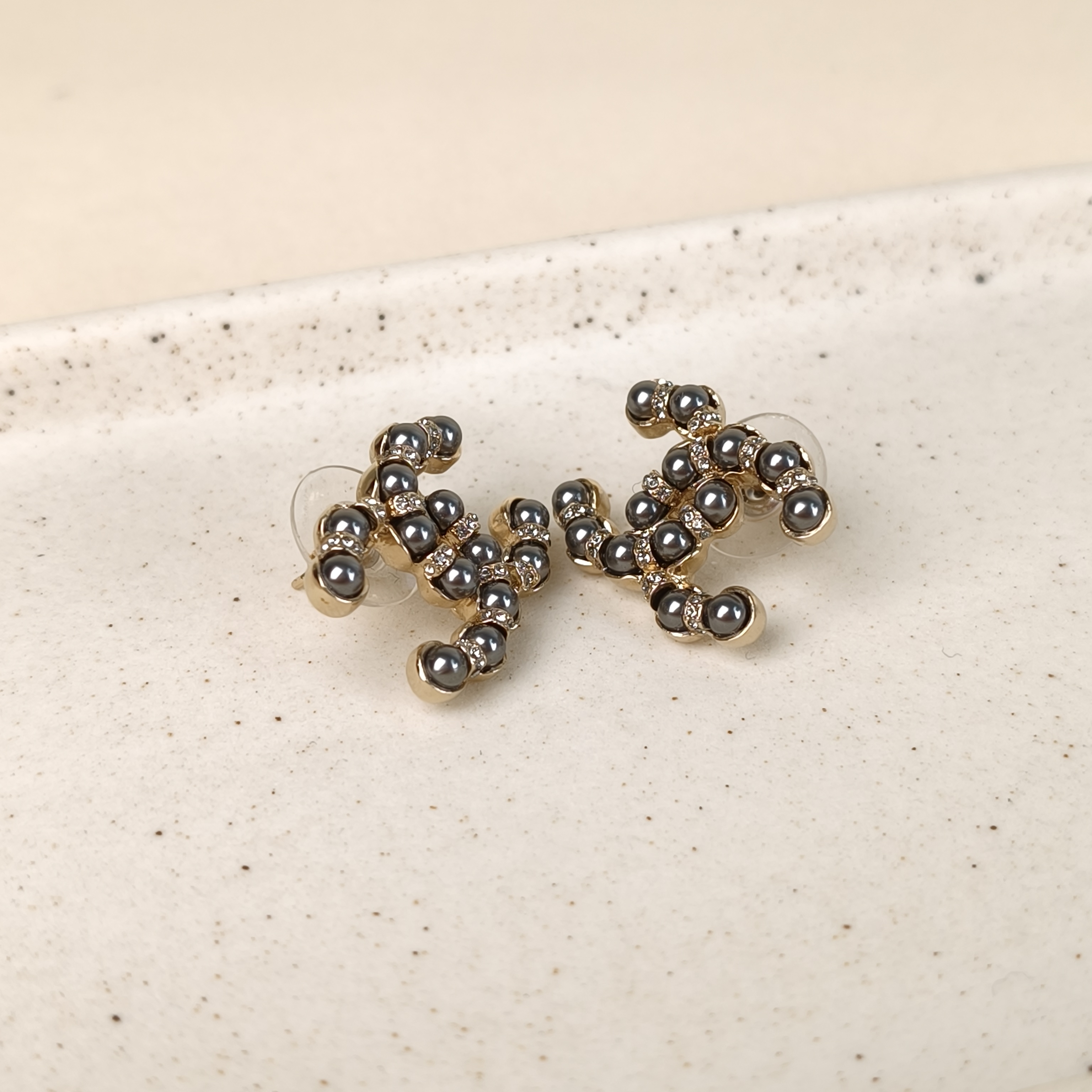 Chanel Earrings c Grey Pearl Earrings Gold One Size — cover view 3 of 8
