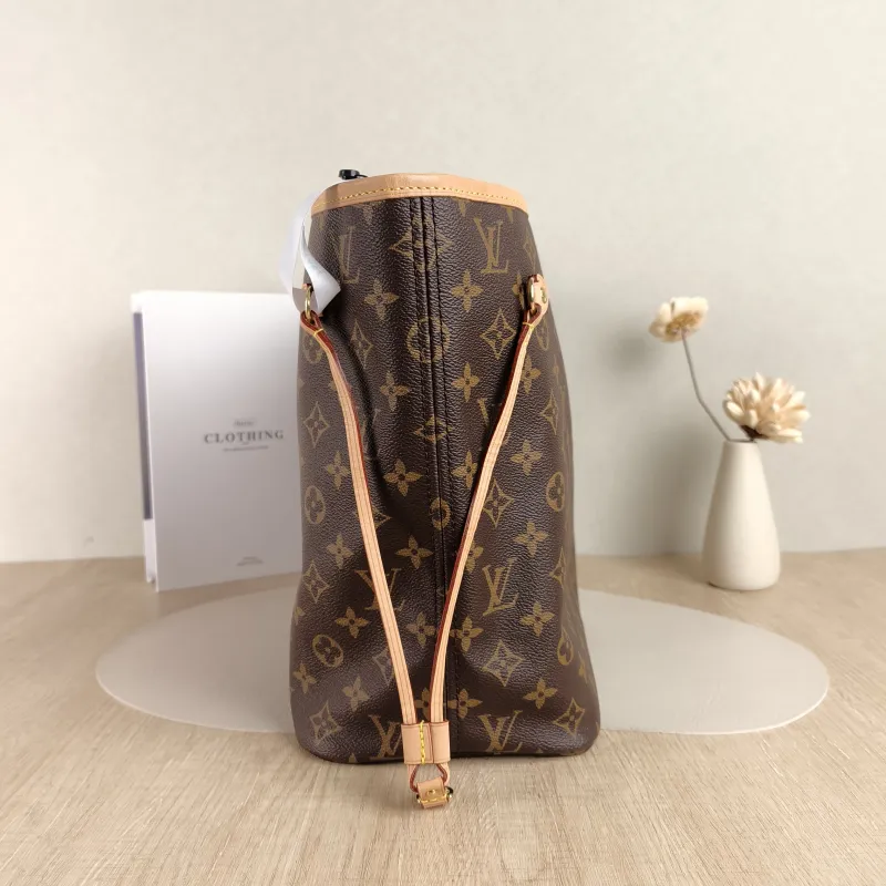 Louis Vuitton Shoulder Bag Neverfull Monogram PVC Medium 31 × 14 × 28 cm — detail view 8 of 12